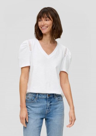 s.Oliver Baumwoll-Shirt mit Spitzenbesatz an der Schulterpartie - weiß s.Oliver Baumwoll-Shirt mit Spitzenbesatz an der Schulterpartie - weiß