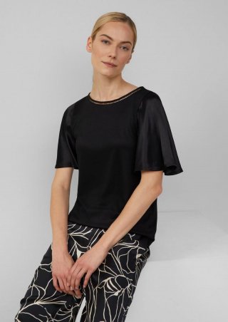 s.Oliver Viskose-T-Shirt mit Rundhalsausschnitt und Satin-Ärmeln - schwarz s.Oliver Viskose-T-Shirt mit Rundhalsausschnitt und Satin-Ärmeln - schwarz