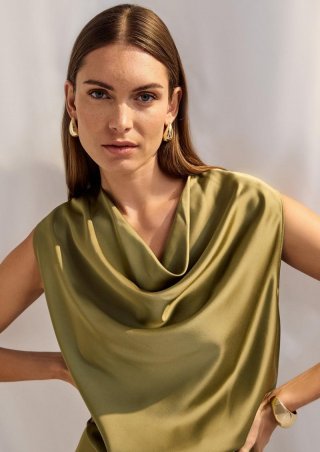 s.Oliver Shirt aus Viskose mit Wasserfall-Ausschnitt - olivgrün s.Oliver Shirt aus Viskose mit Wasserfall-Ausschnitt - olivgrün