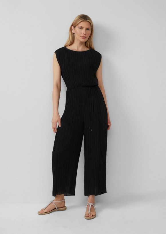 s.Oliver Plissierter Jumpsuit aus Chiffon mit Bindegürtel - schwarz s.Oliver Plissierter Jumpsuit aus Chiffon mit Bindegürtel - schwarz