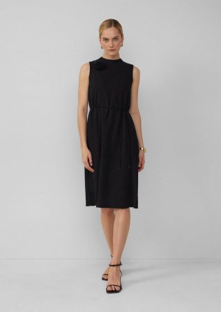 s.Oliver Ärmelloses Viskosekleid im Relaxed Fit mit abnehmbarer Brosche - schwarz s.Oliver Ärmelloses Viskosekleid im Relaxed Fit mit abnehmbarer Brosche - schwarz