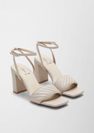 s.Oliver Sandalen mit Stepp-Detail - helles sand s.Oliver Sandalen mit Stepp-Detail - helles sand