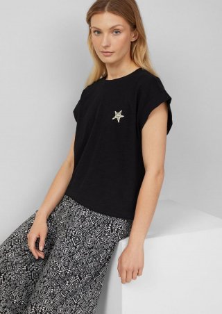 s.Oliver T-Shirt im Relaxed Fit mit kleinem Artwork - schwarz s.Oliver T-Shirt im Relaxed Fit mit kleinem Artwork - schwarz