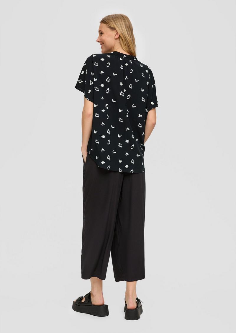 s.Oliver Viskosebluse mit All-over-Print - schwarz