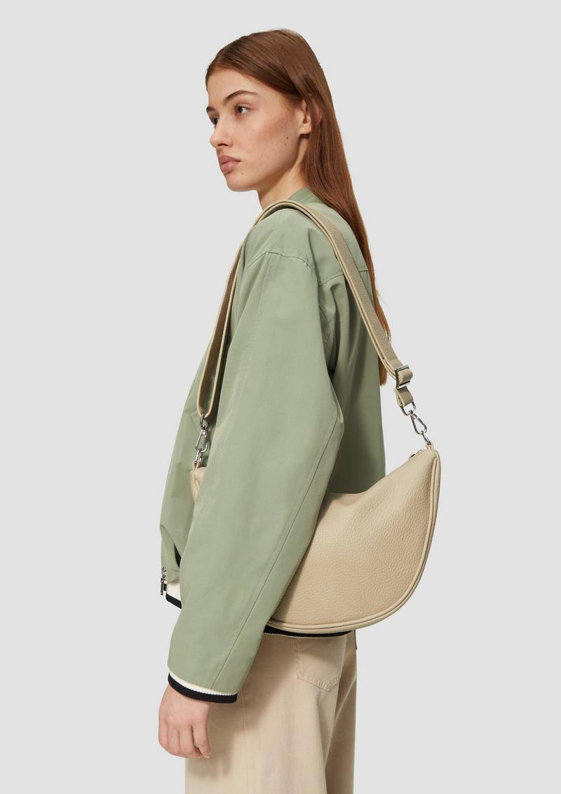 s.Oliver Halfmoon Bag aus Lederimitat - beige