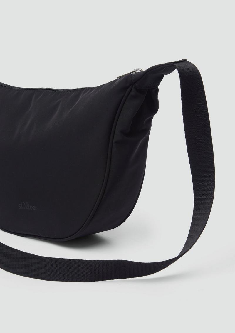 s.Oliver Halbmondtasche aus Twill - schwarz