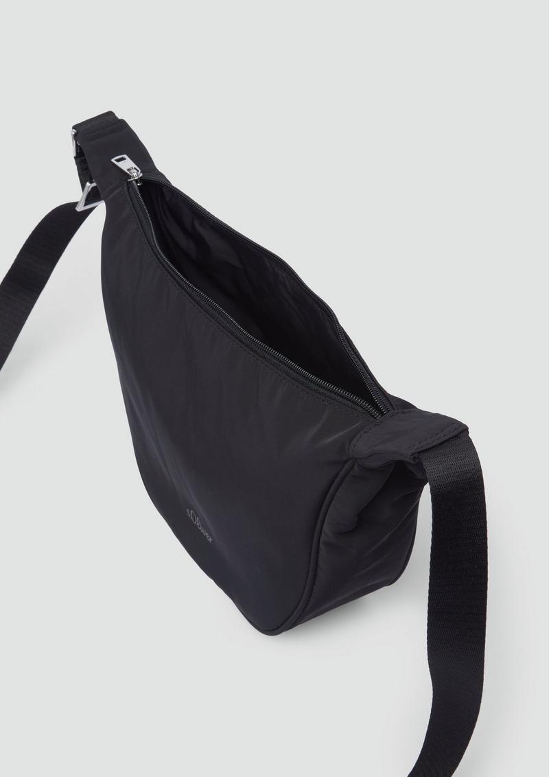 s.Oliver Halbmondtasche aus Twill - schwarz