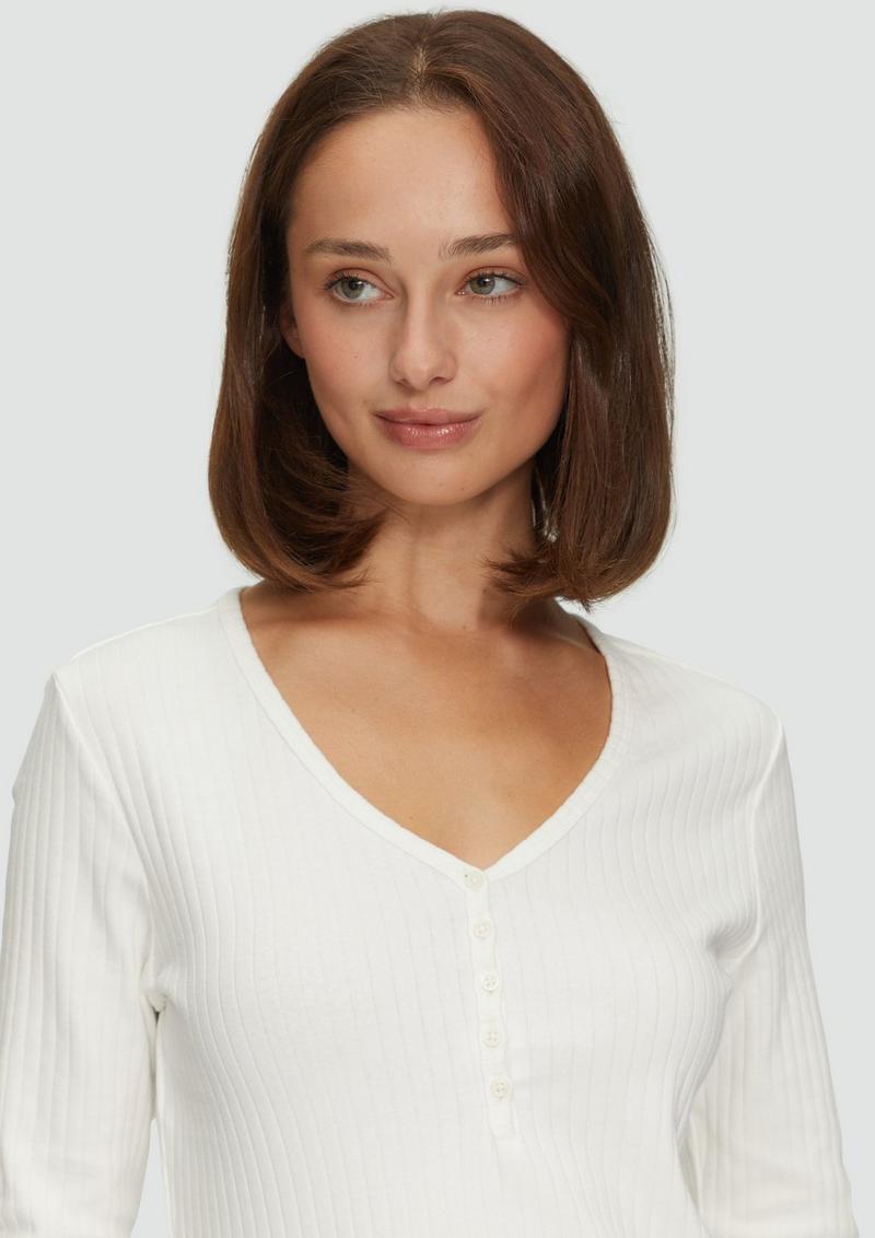 s.Oliver Stretchiges Longsleeve mit Henleyausschnitt - creme