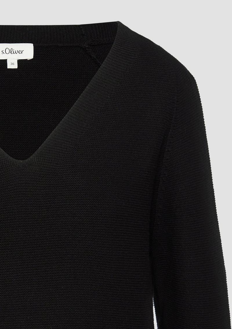 s.Oliver Gerippter Strickpullover aus Baumwollmix mit V-Ausschnitt - schwarz