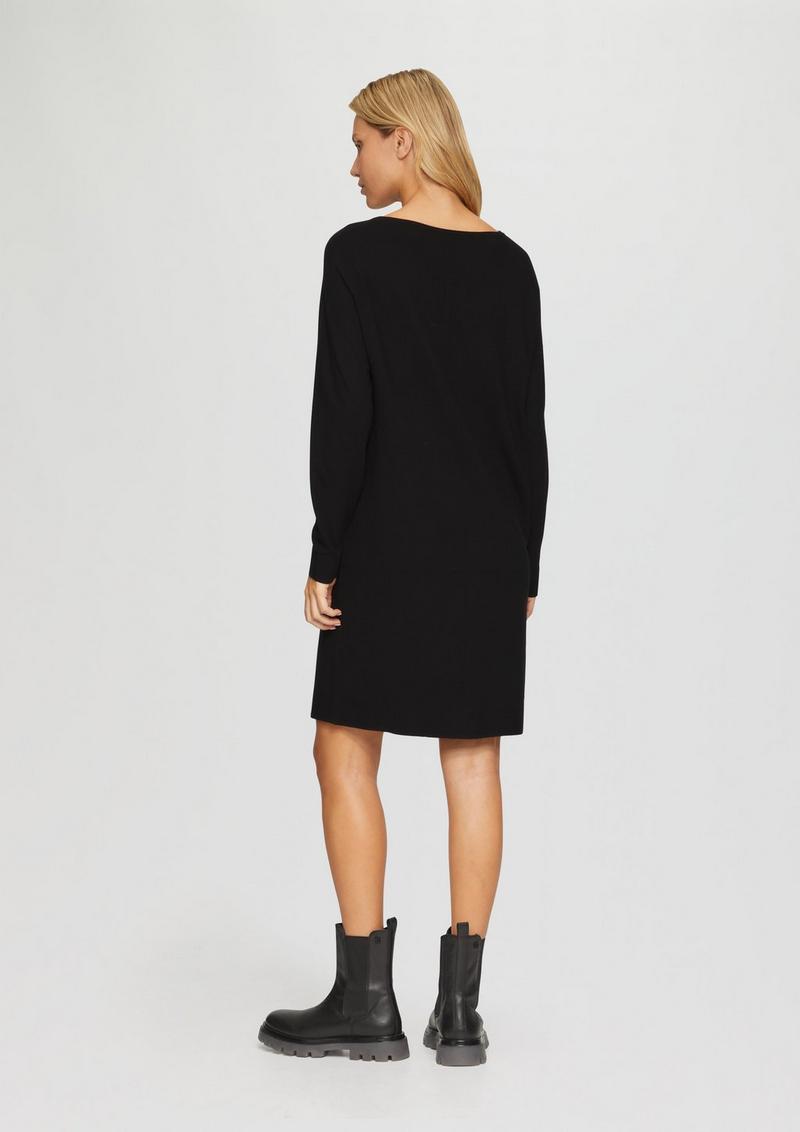 s.Oliver Feinstrickkleid mit U-Boot-Ausschnitt - schwarz