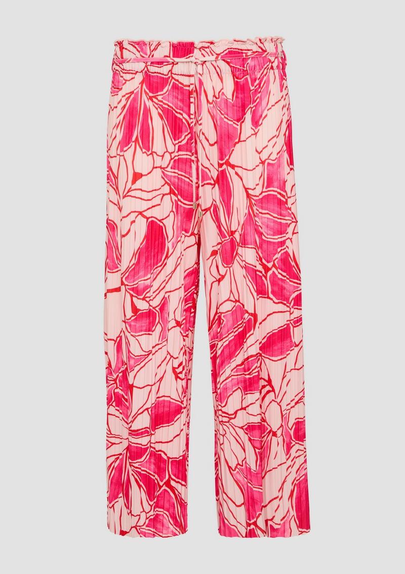 s.Oliver Plissierte Culotte mit All-over-Print und Elastikbund - pink