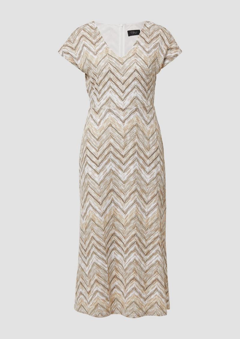 s.Oliver Antailliertes Midikleid aus Strickjersey mit V-Ausschnitt - helles beige