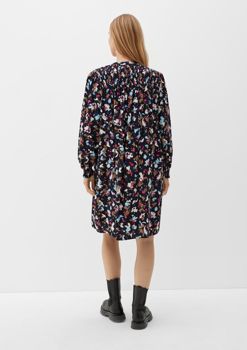 s.Oliver Viskosekleid mit Smok-Details - navy