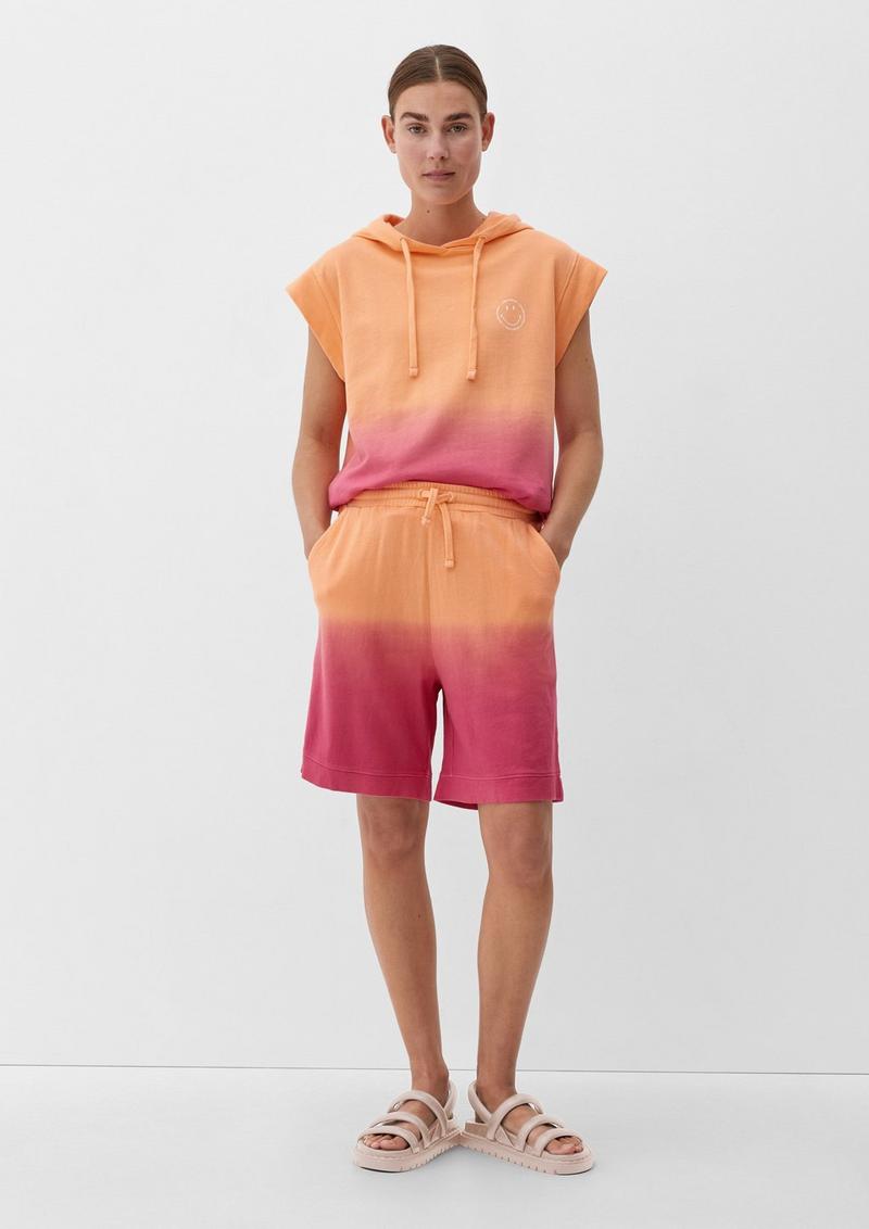 s.Oliver Relaxed: Sweatshorts mit Smiley®-Print - pink
