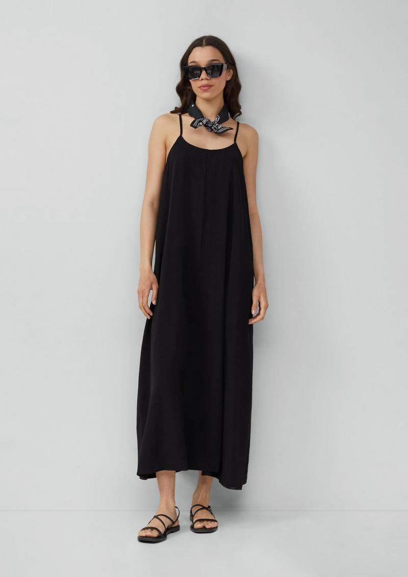 s.Oliver Maxikleid aus Viskosemix - schwarz