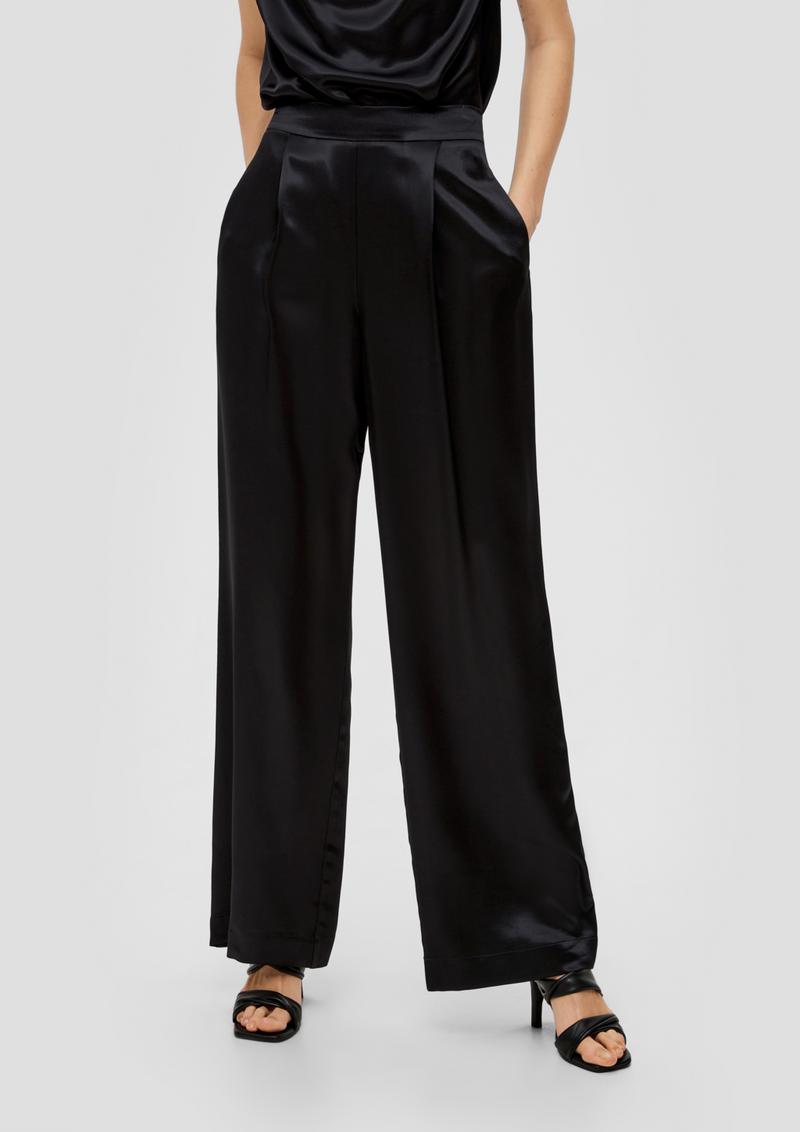 s.Oliver Regular: Weite Hose aus Satin - schwarz
