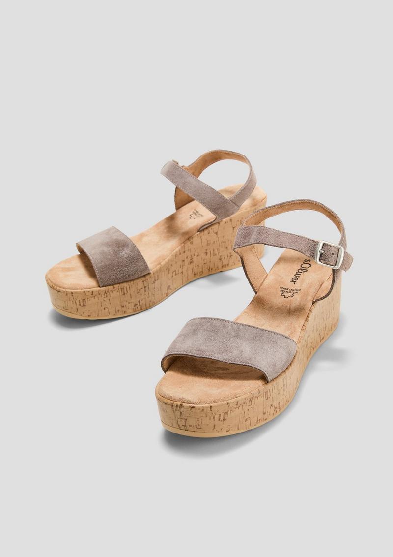 s.Oliver Leder-Sandalen mit Keilabsatz - sandfarben