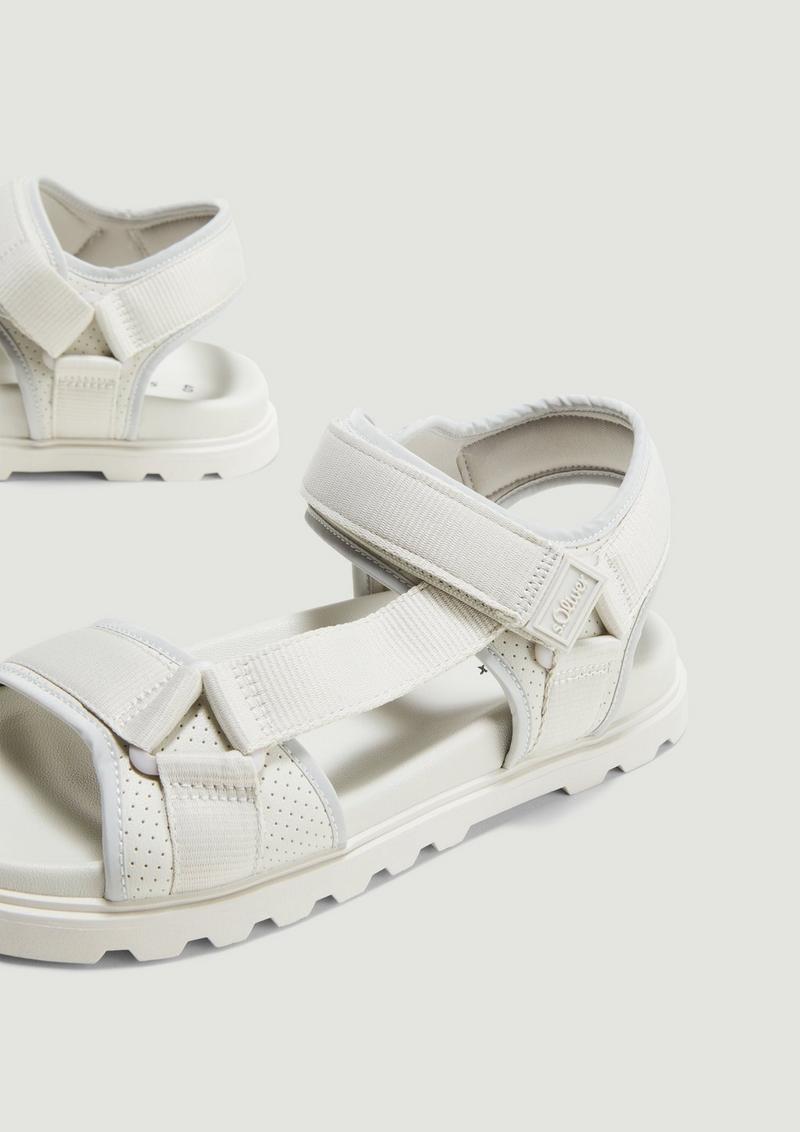 s.Oliver Modische Trekking-Sandalen - weiß