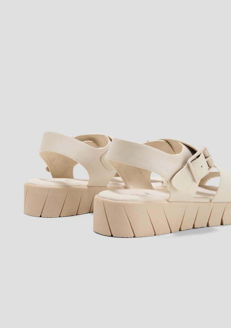 s.Oliver Sandalen aus Kunstleder - beige