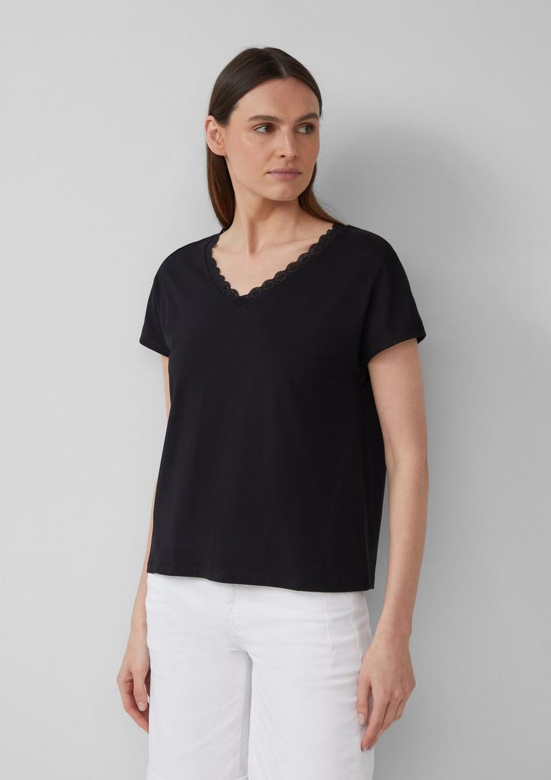 s.Oliver T-Shirt mit Spitze aus Modalmix - schwarz