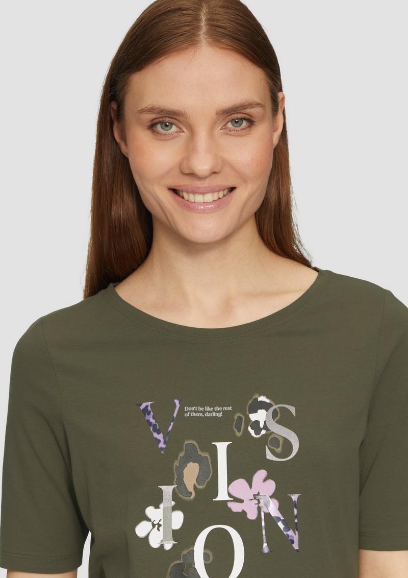 s.Oliver Elastisches T-Shirt mit Frontprint - olivgrün