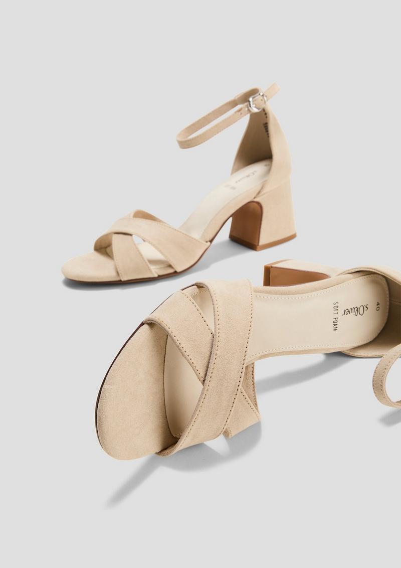 s.Oliver Sandalen mit Blockabsatz - beige