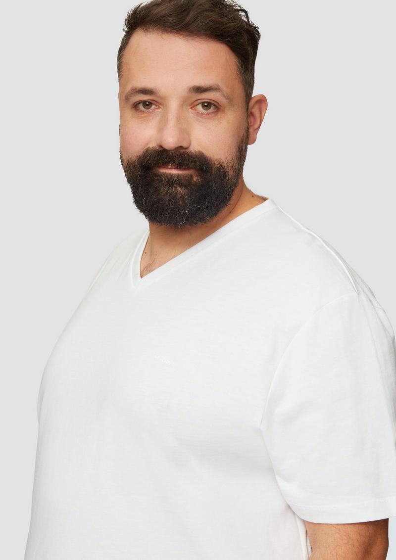 s.Oliver Jerseyshirt mit Logo und V-Ausschnitt - weiß