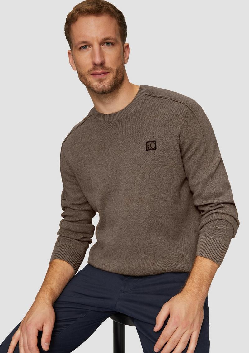 s.Oliver Strickpullover mit Nahtdetails und Logo - cognac