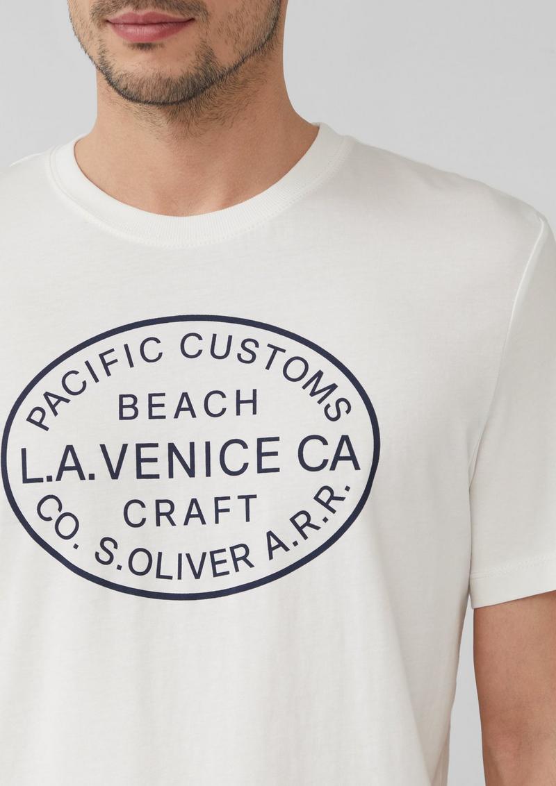s.Oliver T-Shirt mit Crew Neck und Frontprint - weiß