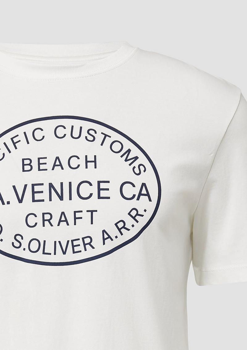 s.Oliver T-Shirt mit Crew Neck und Frontprint - weiß