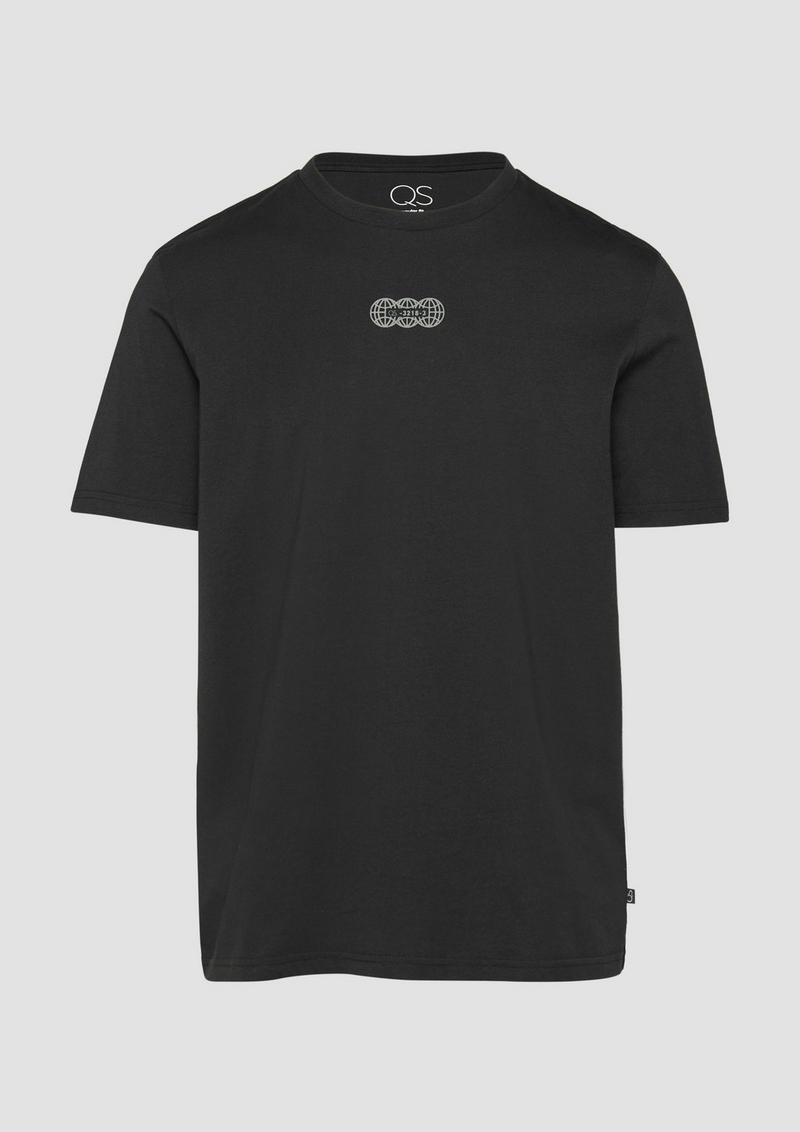 s.Oliver Basic Rundhals T-Shirt mit Frontprint - schwarz