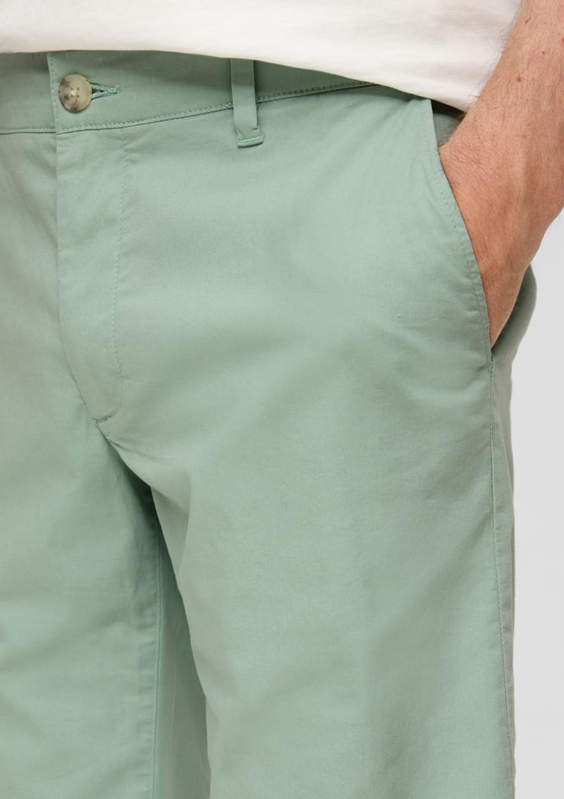s.Oliver Bermuda aus Baumwoll-Stretch mit Paspeltasche - ozeangrün