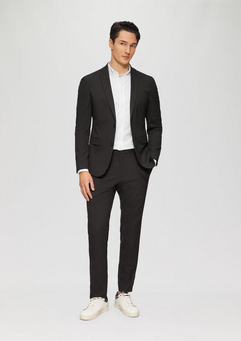 s.Oliver Tailored Fit: Elastisches Baumwollhemd mit Strukturmuster - weiß
