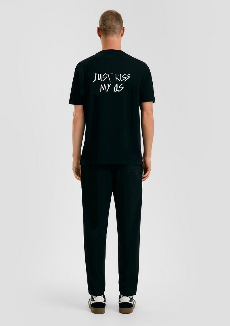 s.Oliver STREETS Kapsel T-Shirt aus schwerer Baumwolle mit Logo- und Rückenprint - schwarz