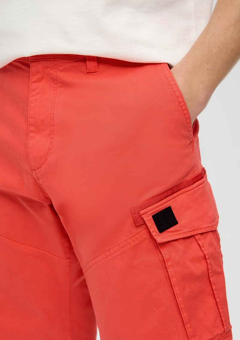 s.Oliver Relaxed: Cargo-Bermuda mit Garment Dye - blutorange