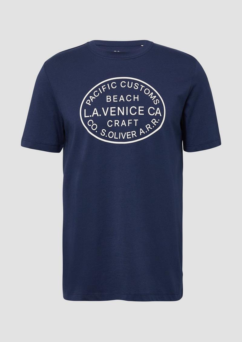 s.Oliver T-Shirt mit Crew Neck und Frontprint - tiefblau