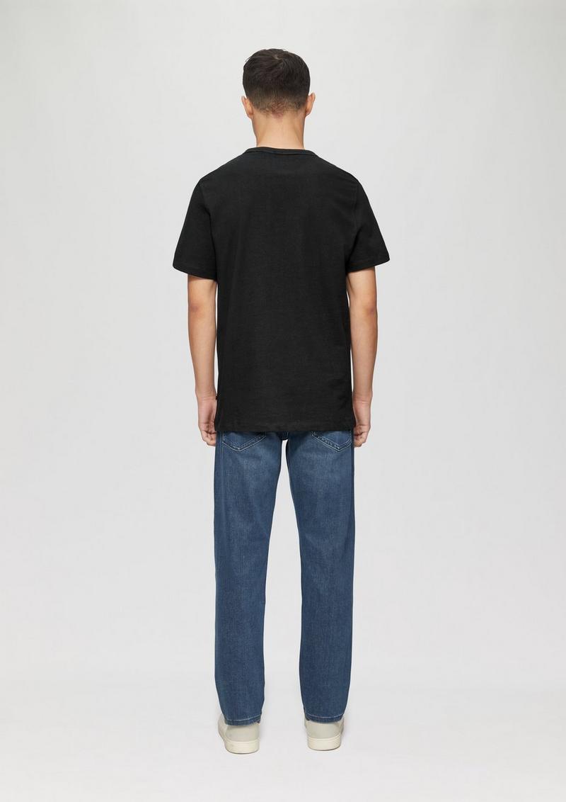 s.Oliver Baumwoll-T-Shirt mit Peanuts®-Stickerei - schwarz