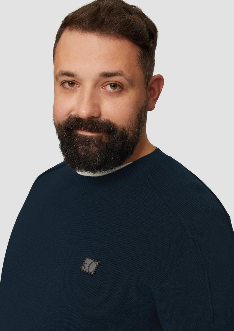 s.Oliver Strickpullover mit Nahtdetails und Logo - navy