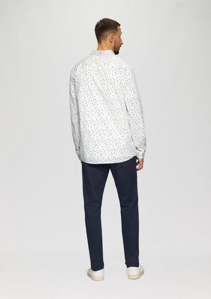 s.Oliver Slim Fit: Gemustertes Popeline-Hemd mit Kentkragen - weiß