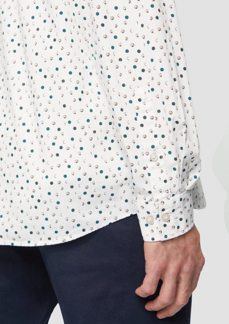 s.Oliver Slim Fit: Gemustertes Popeline-Hemd mit Kentkragen - weiß